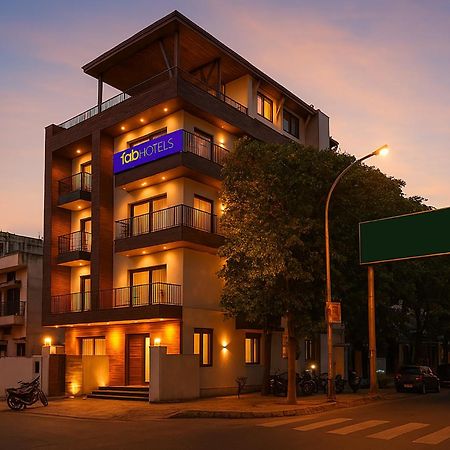 נוידה Fabhotel F9 Sector 19 מראה חיצוני תמונה